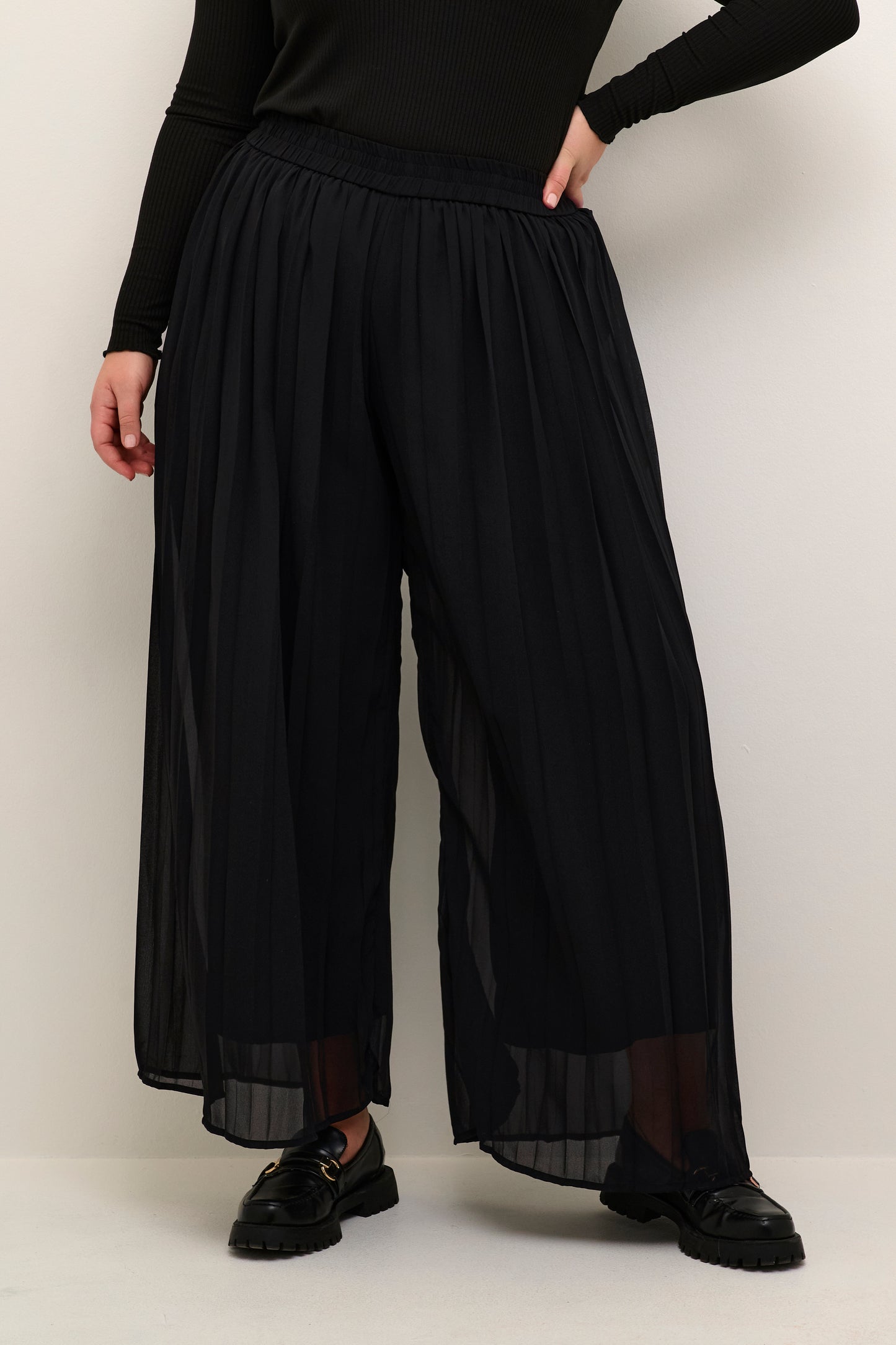 Feri Pleated Palazzo Pants