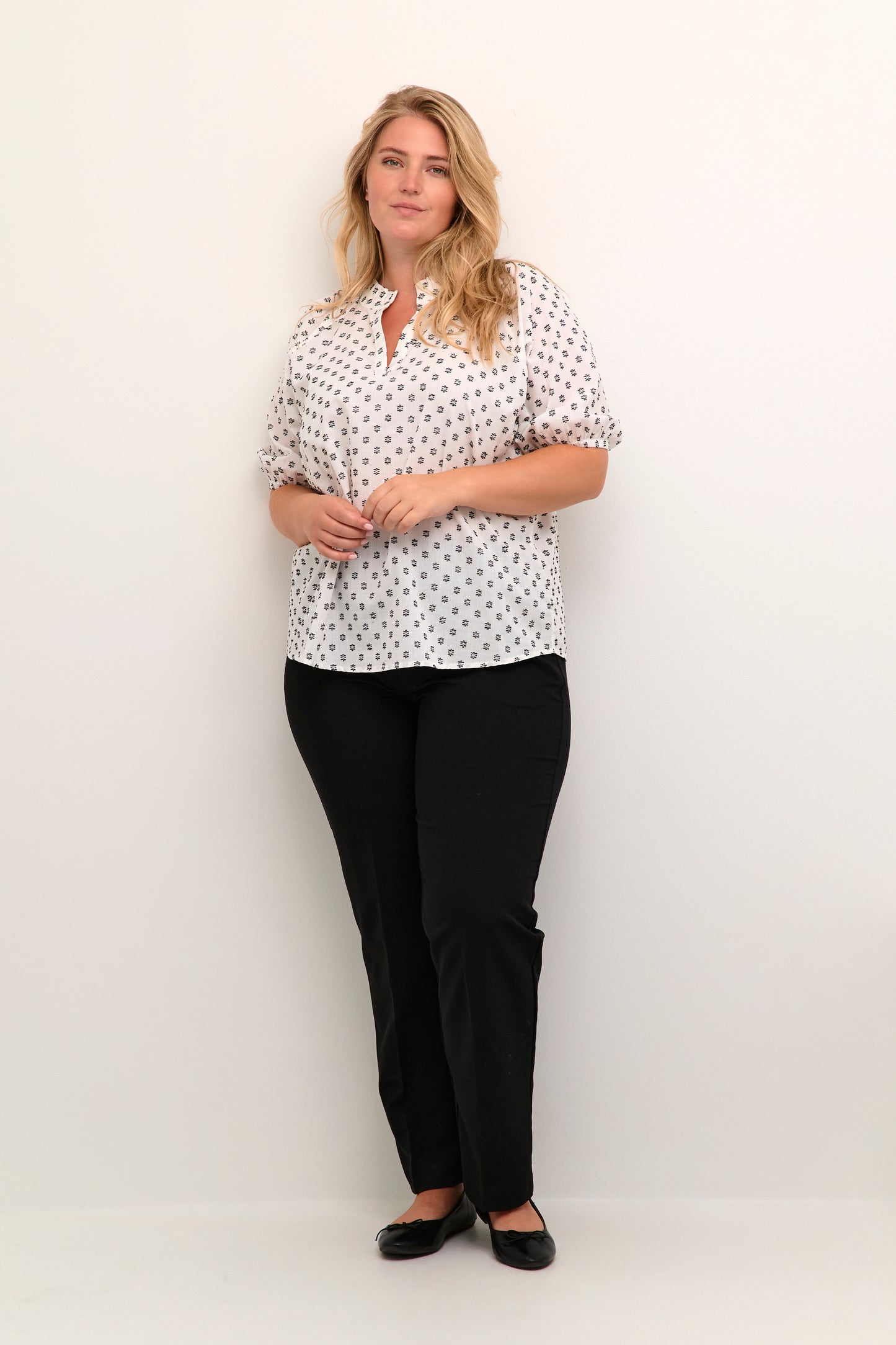 Lanni Short Sleeve Blouse (Size 22)