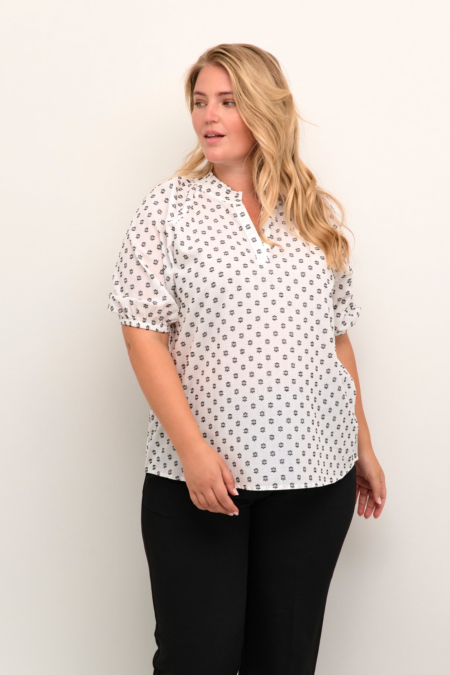 Lanni Short Sleeve Blouse (Size 22)