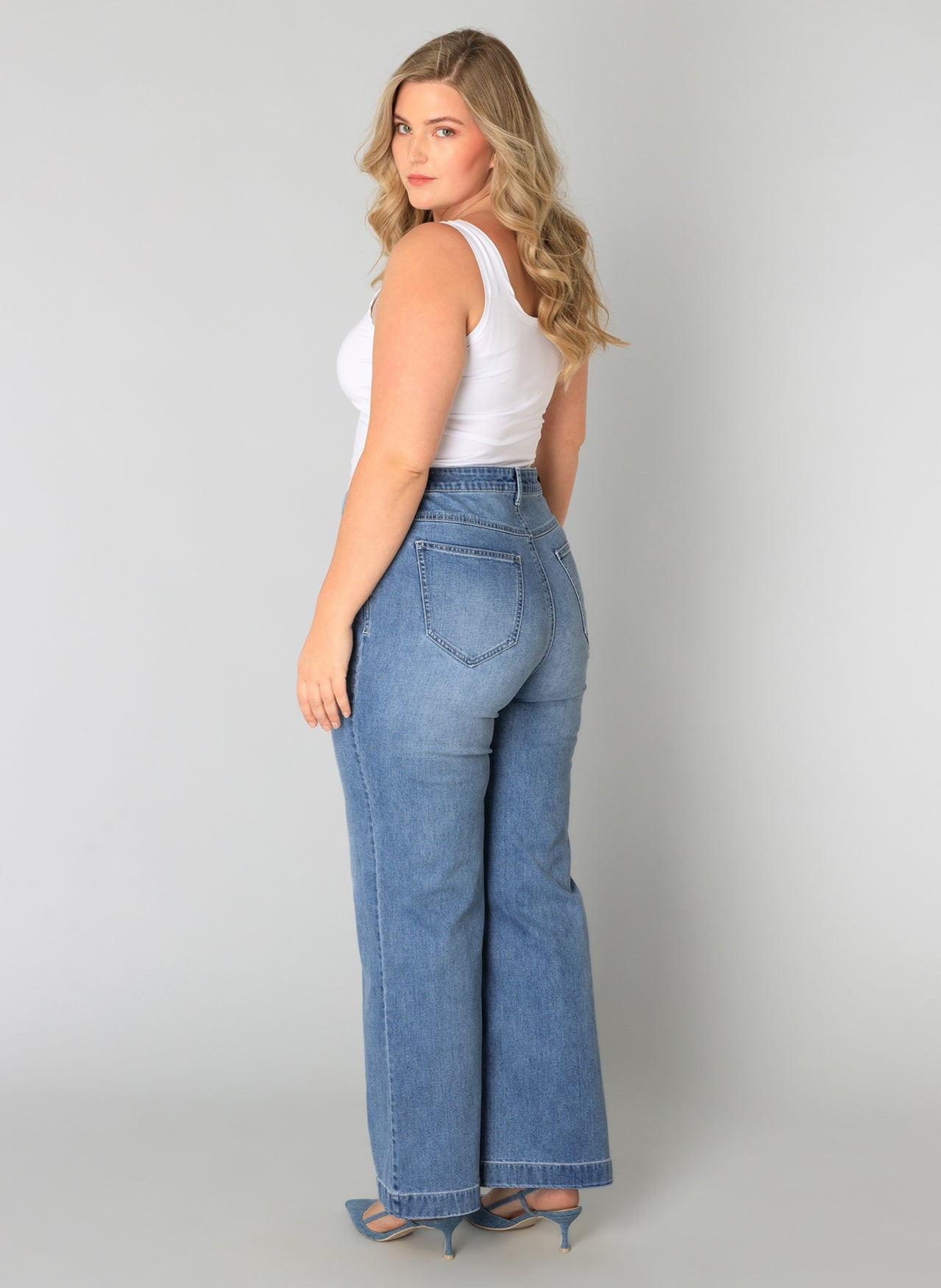 Wijntje Flare Fit Jeans – Denim Stone Wash Blue