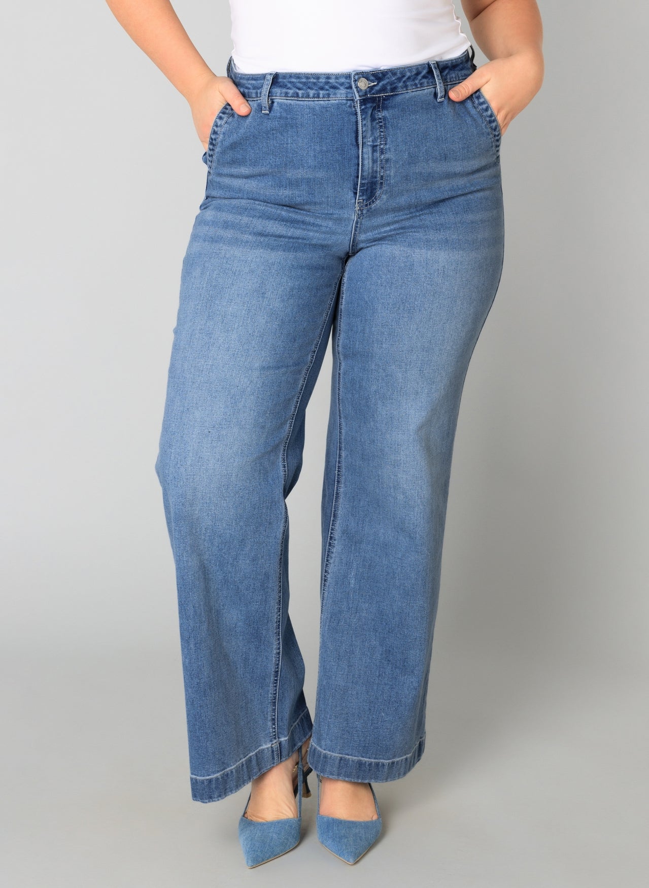 Wijntje Flare Fit Jeans – Denim Stone Wash Blue