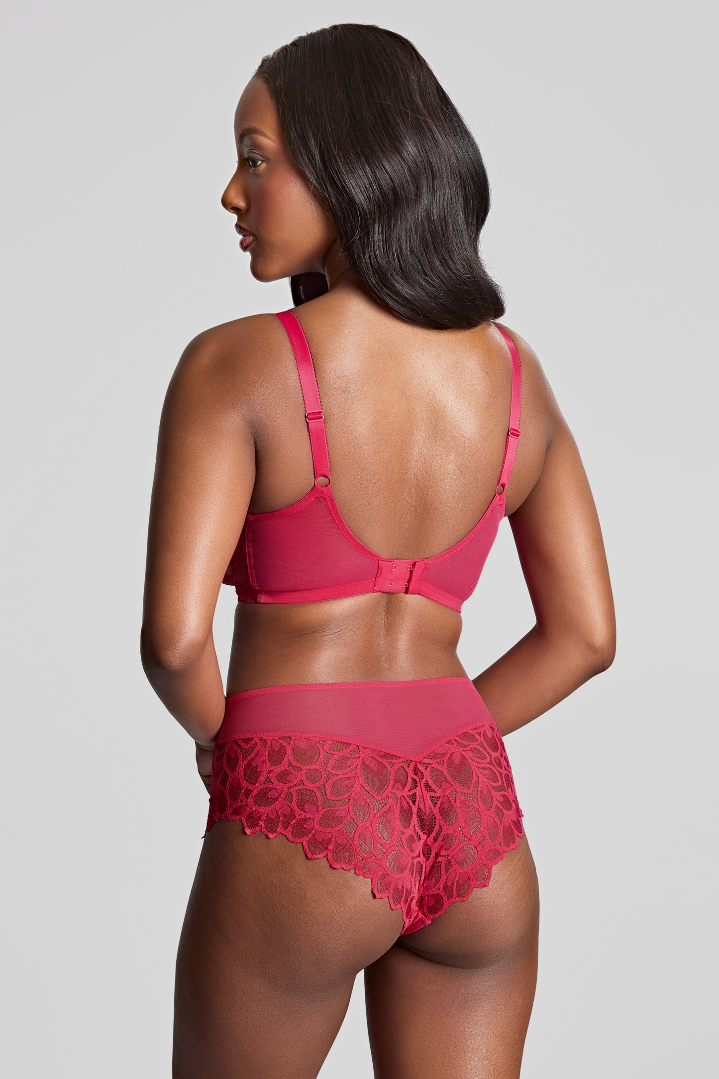 Allure Full Cup (Seasonal Colour)