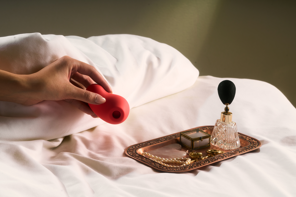 Aura Clitoral Suction Vibrator – Air Pulse Pleasure, Redefined