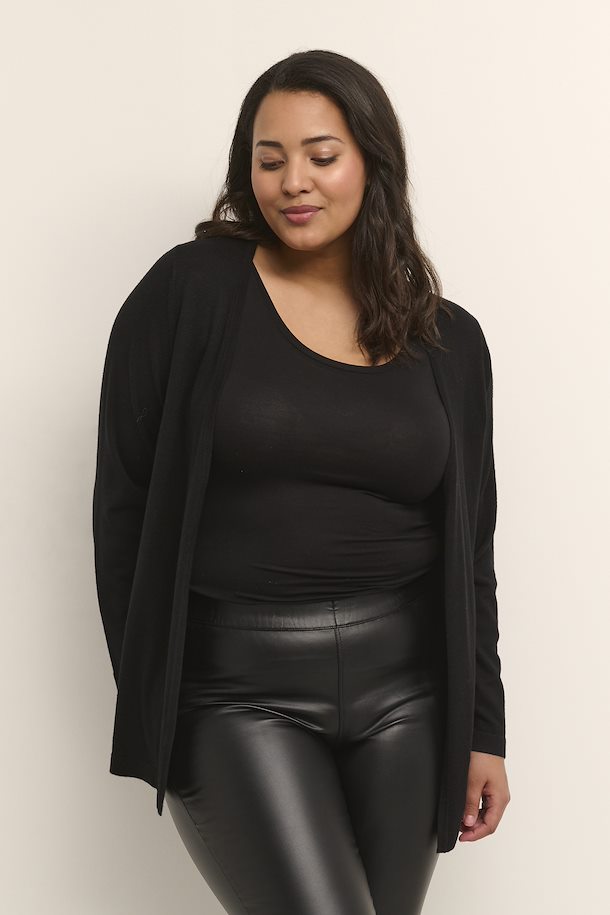 Model Wear Kaffe Curve Cardigan in Plus Size available at Pinned Up Bra Lounge in Markham Ontario