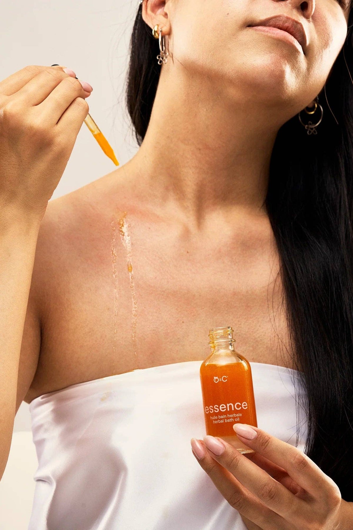 Essence Nourishing Bath & Body Oil